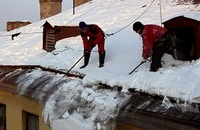 Очистка крыш от снега